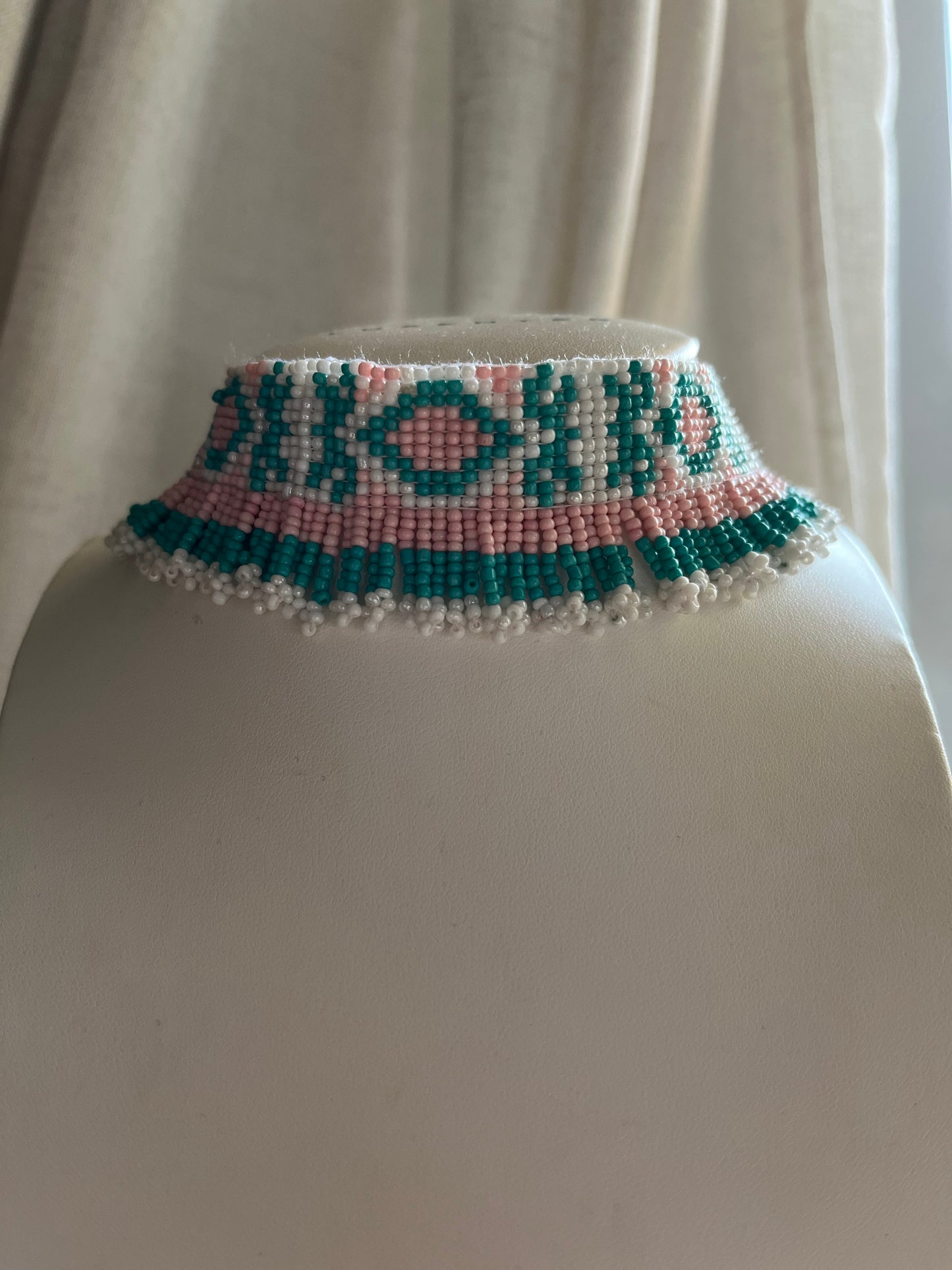 Choker étnico bolitas