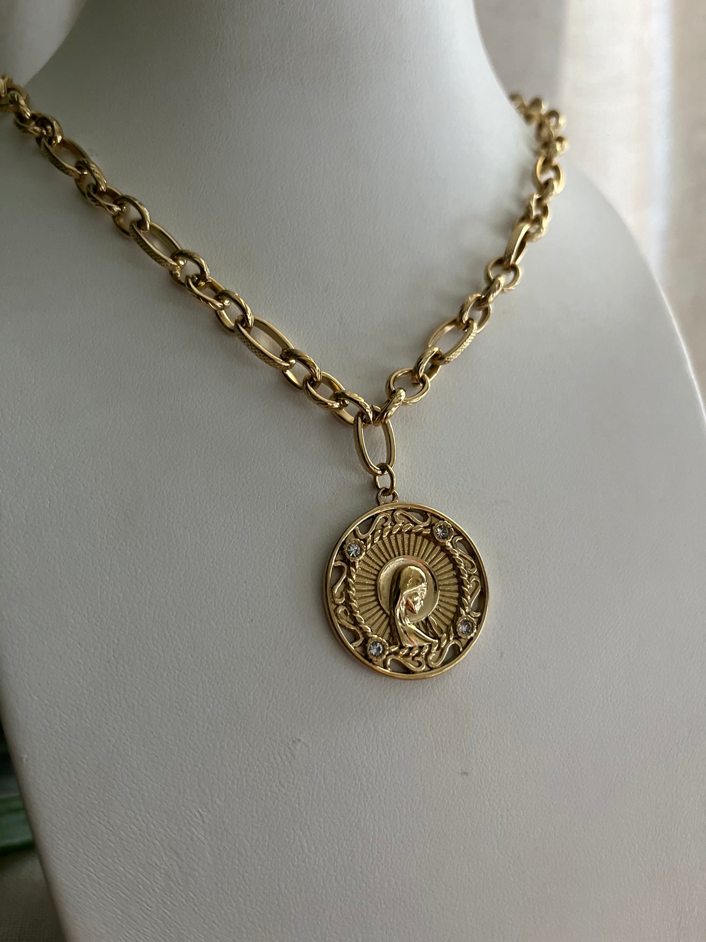Cadena con Medalla virgen niña