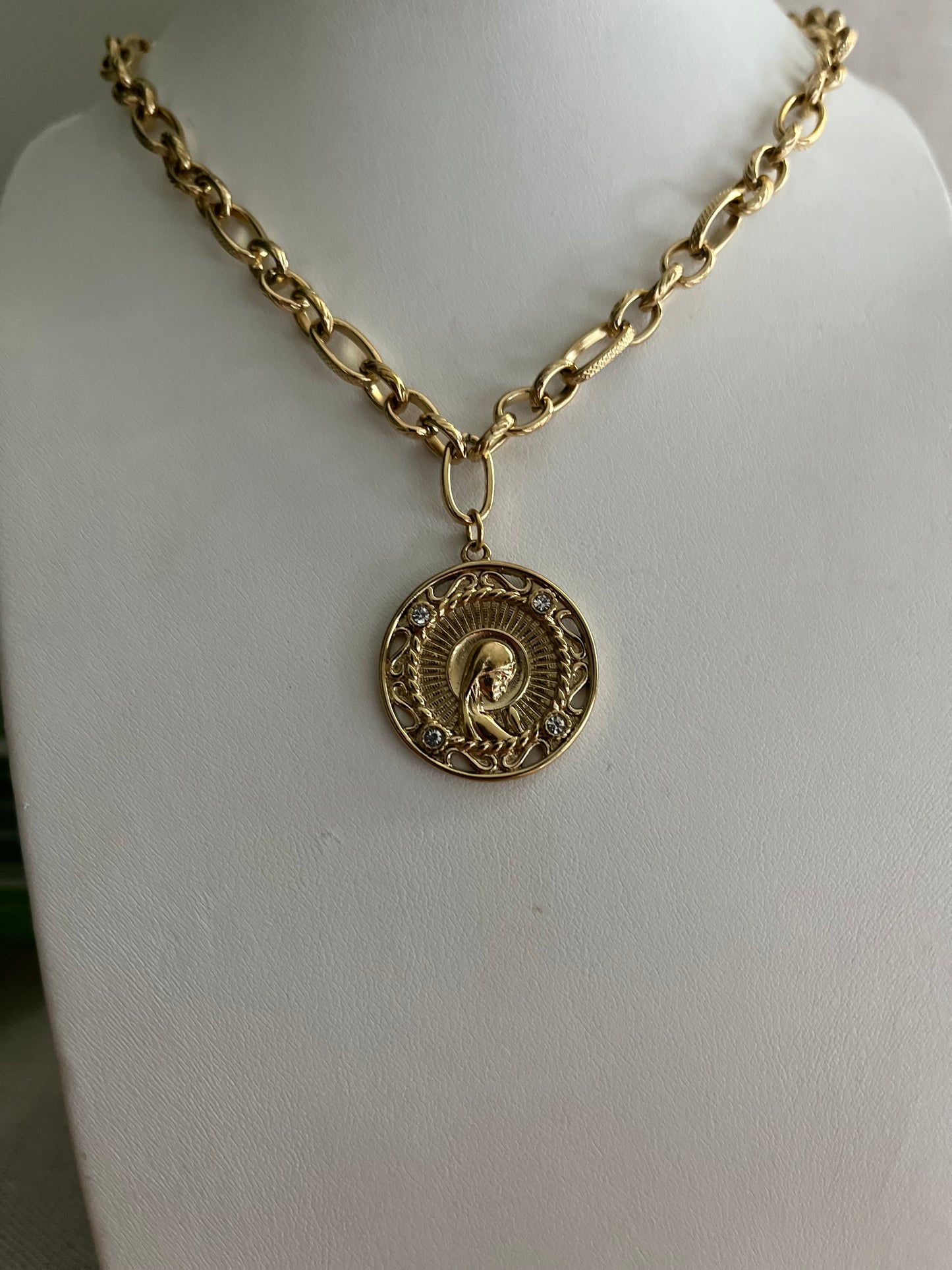 Cadena con Medalla virgen niña